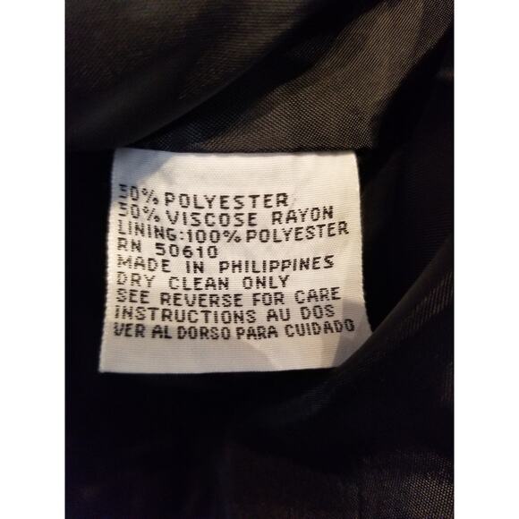 Le Suit Black Blazer Petites Fitted Buttons Pockets Carer Work Business Size 10P - Picture 9 of 9